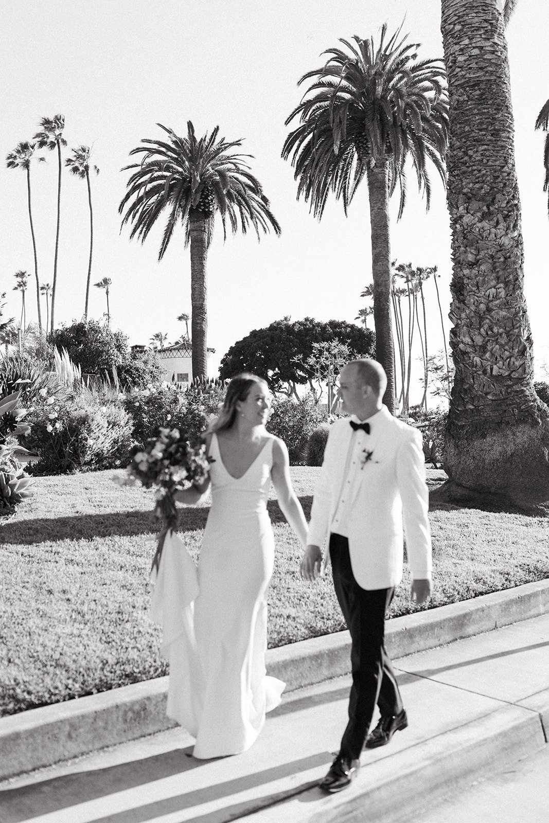 Lindsay+Zach-Casino-San-Clemente-Wedding-669.jpg