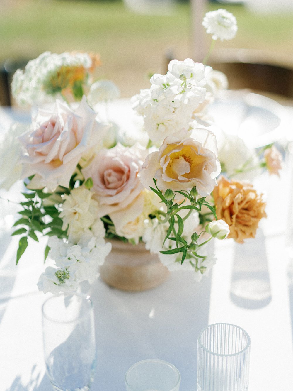 neutral centerpiece arrangement.jpg