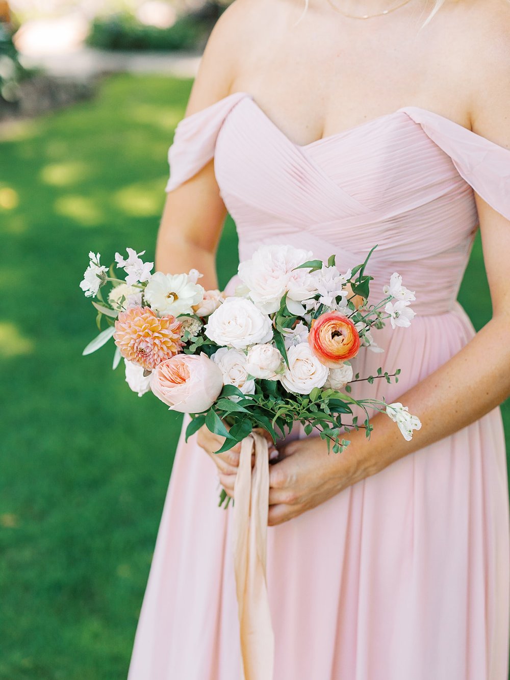 white peach and blush bridesmaid bouquet.jpg