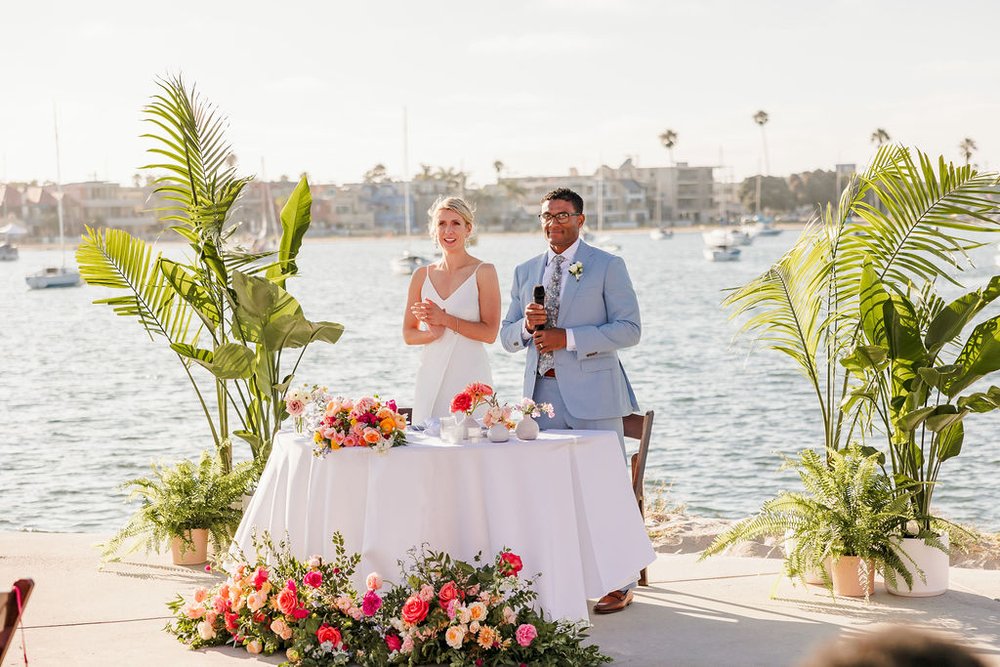 bright sweetheart table flowers.jpg