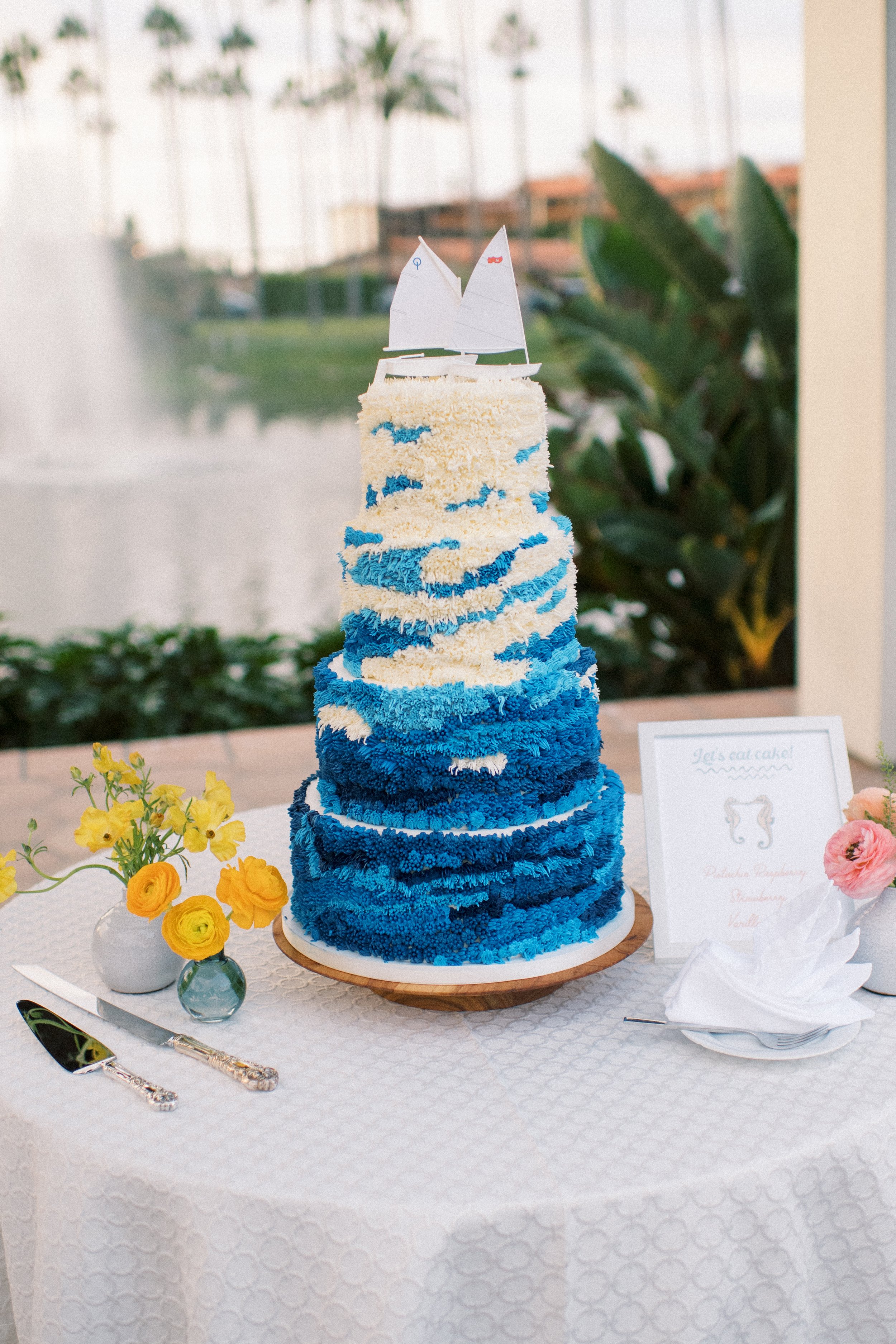 blue and white cake.jpg