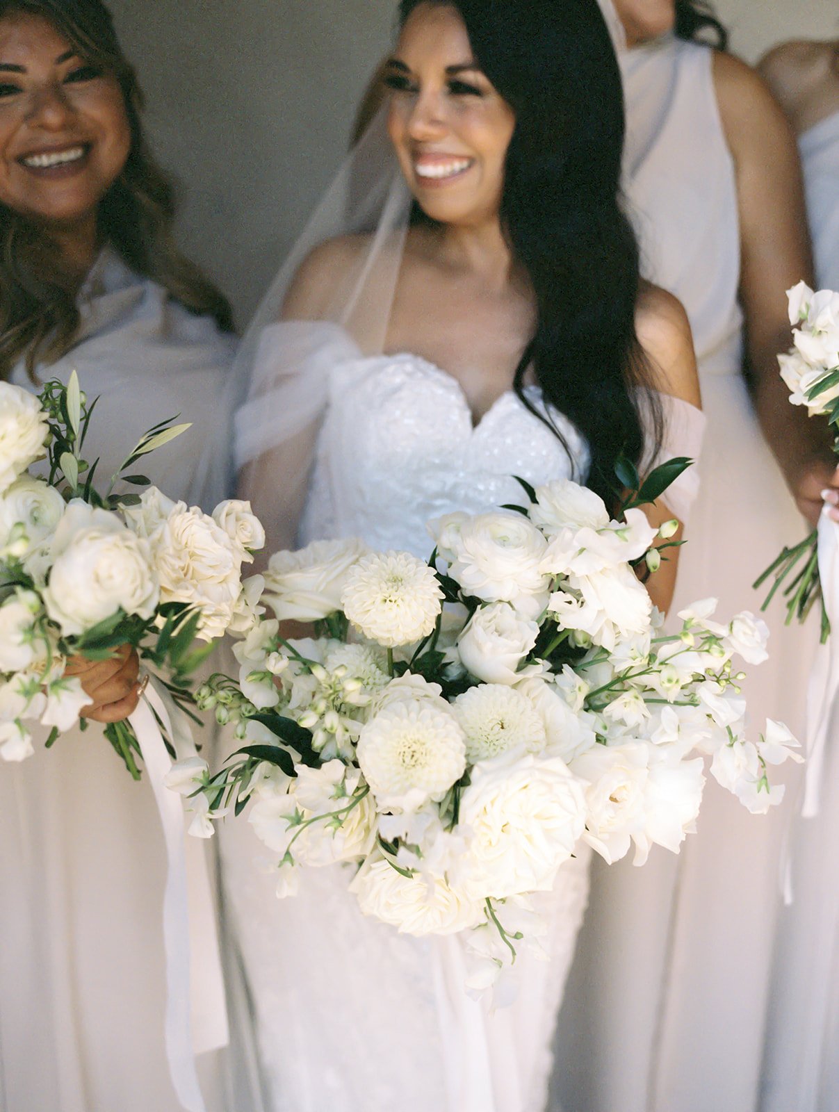 white romantic bouquet.jpg