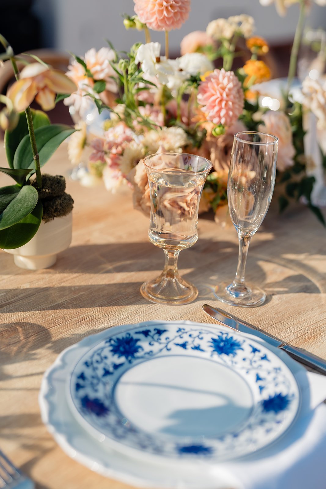 coral and peach and blue plate tablescape.jpg