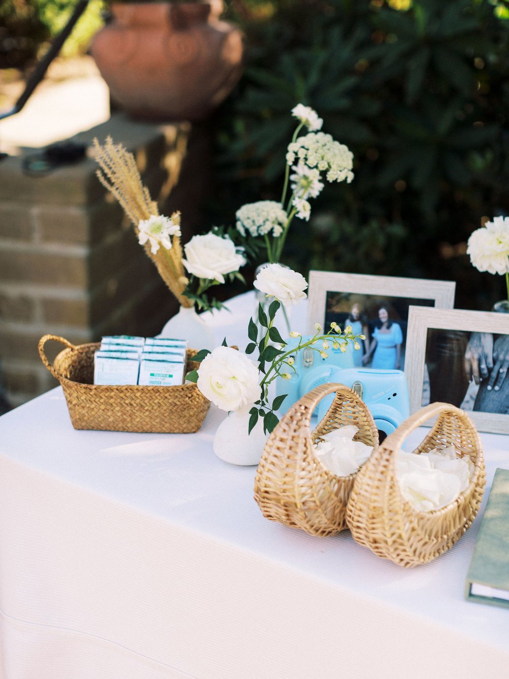 welcome table flowers.jpg