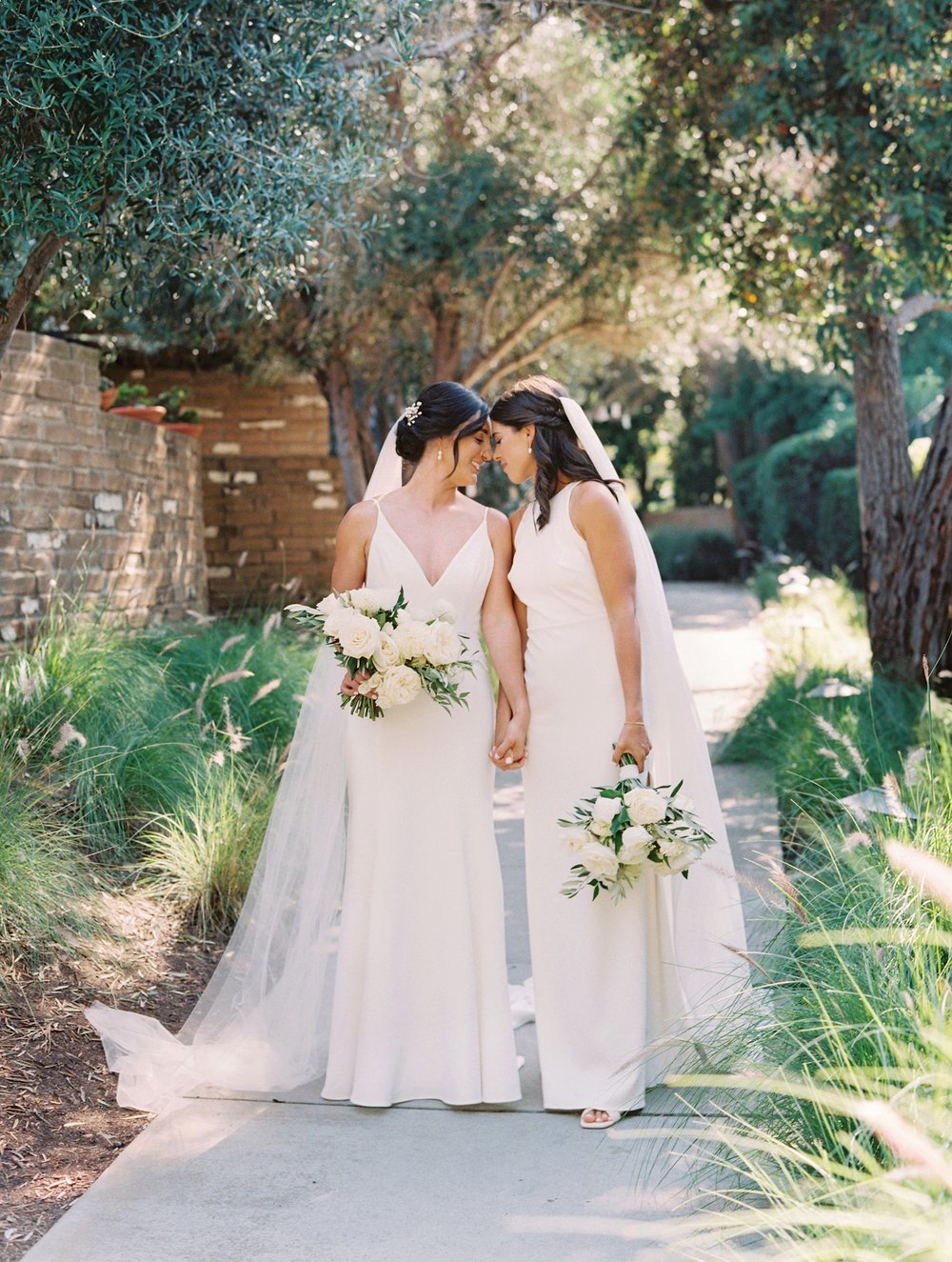 white bouquet.jpg