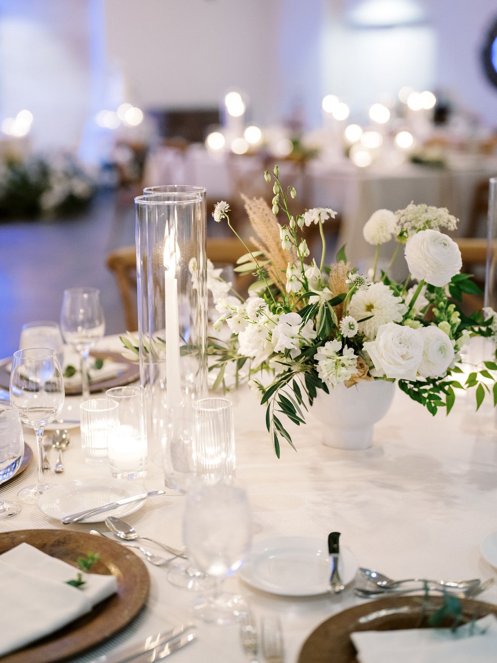 white whimsical centerpiece.jpg