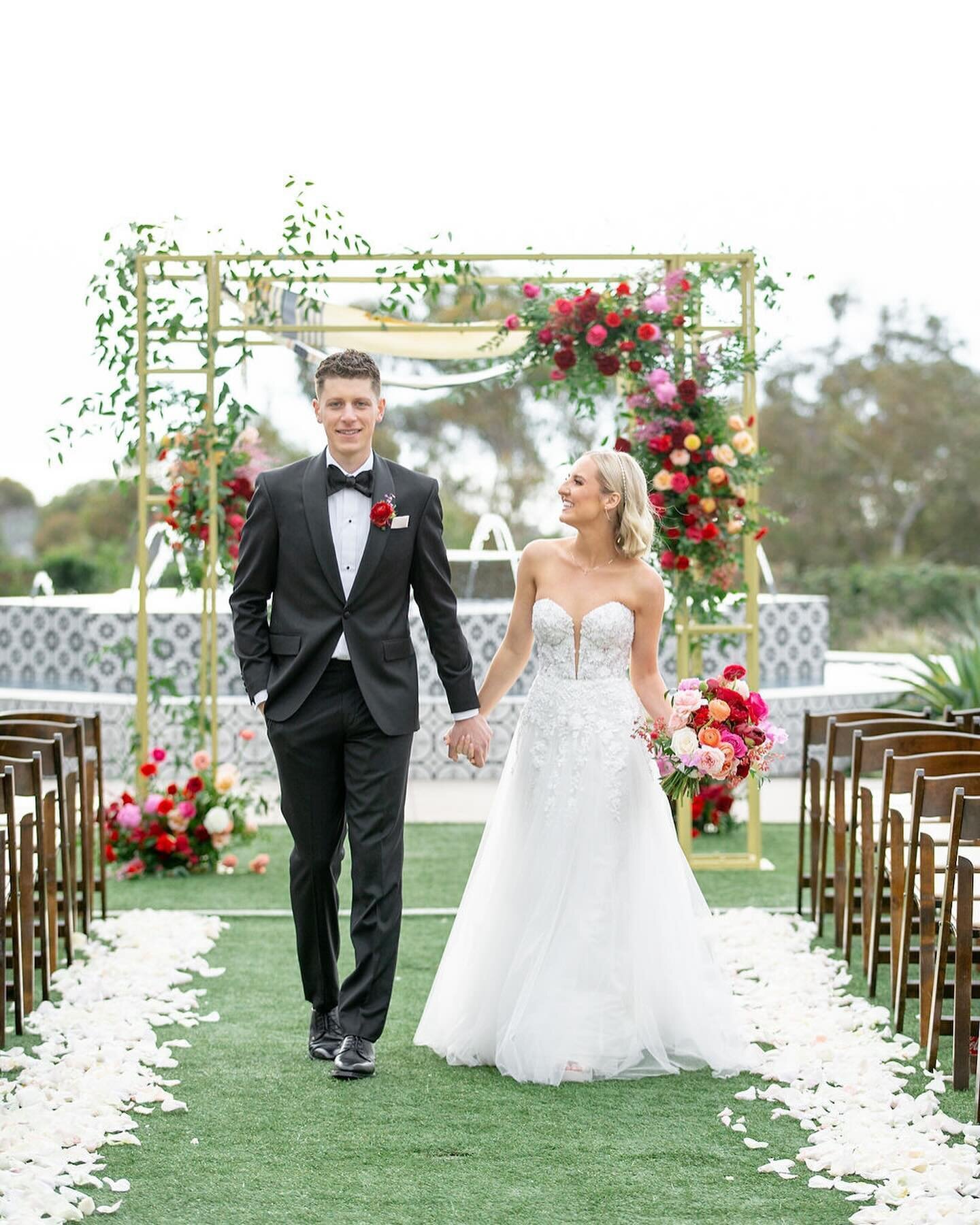 M + N 🩷❤️🩷
.
Amazing Vendor Team
Venue @parkhyattaviara_weddings 
Planning @evelynfrancescaevents 
Photographer @katiebeverleyphoto @katiebeverleyphoto_morgan 
Cinema @emmalynncinema 
Beauty @atoasttobeauty 
Gown @martinalianabridal 
Entertainment 