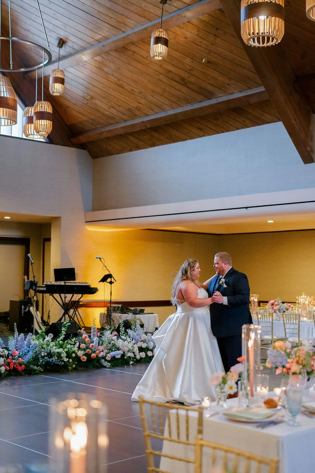 bride and groom dance.jpg