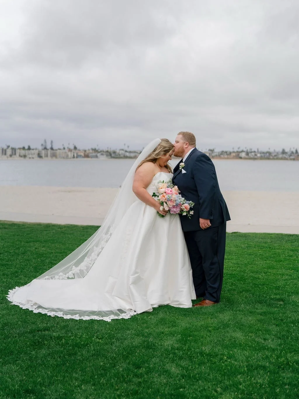 Sam + Garrett 🩷
.
A colorful spring wedding for one of the sweetest couples! We loved designing with so many beautiful locally grown blooms, May really was best of spring and summer all in one last year. 🥰
.
Amazing Vendor Team
Planning @iloveyoumo