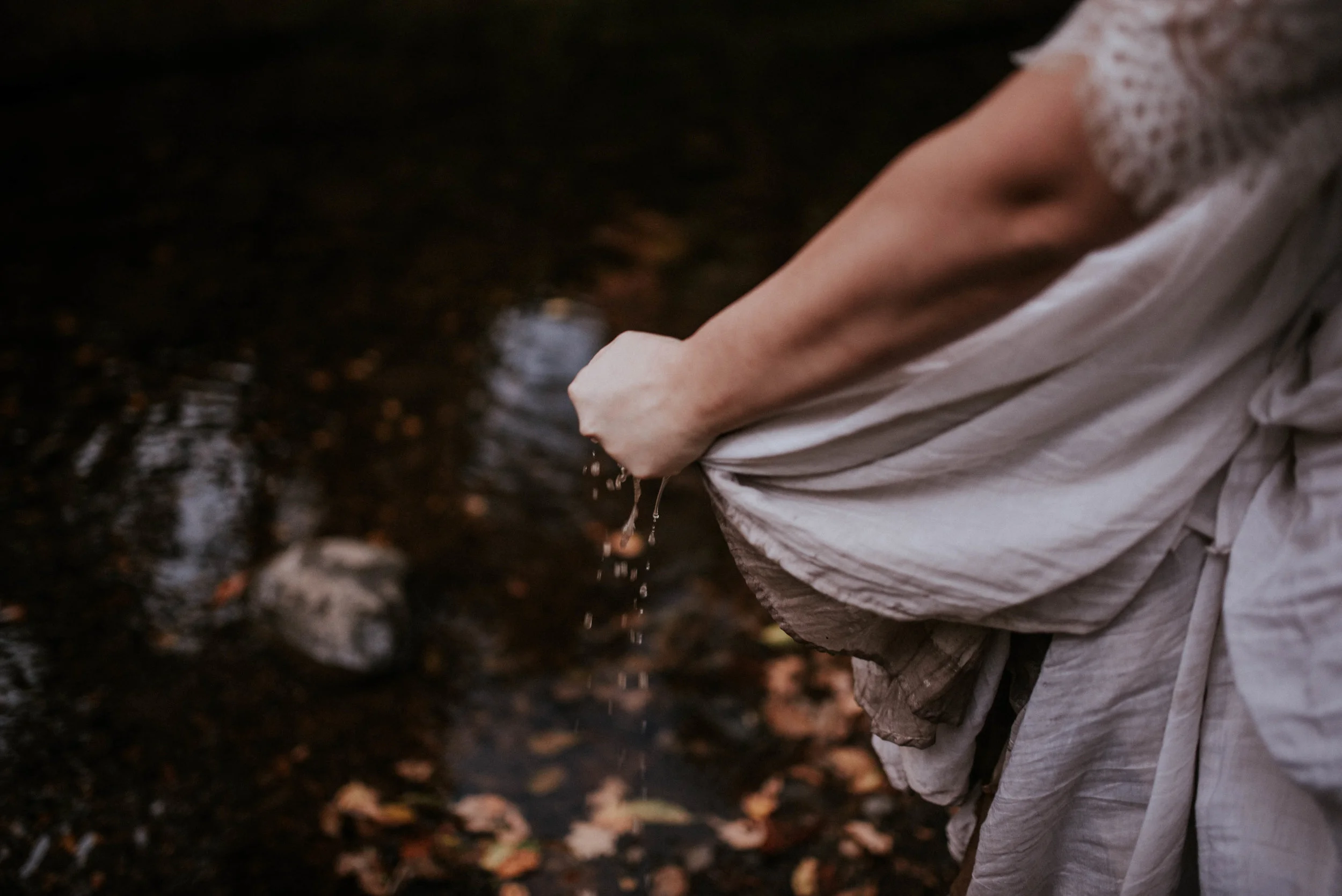 Intimate Adventure Fall Sedona Wedding_-16.jpg