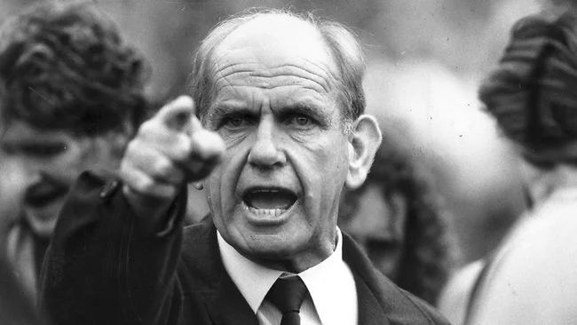 Allan Jeans: 'In Every Game There is Going to Be a Crossroad' - reenactment