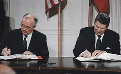 Ronald Reagan & Mikhael Gorbachev: 'This is a season of hope and expectation', New Year's address - 1988