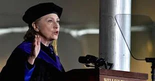 Hillary Clinton: 'Don't be afraid of your ambition, of your dreams, or even your anger', Wellesley College - 2017 