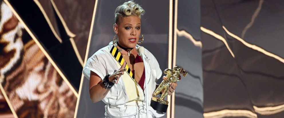 Pink: 'And you, my darling girl, are beautiful', MTV VMAs, Video Vanguard Award - 2017 