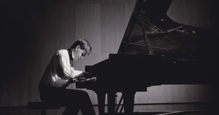 For Geoffrey Tozer: 'I have to say we all let him down', by Paul Keating - 2009 