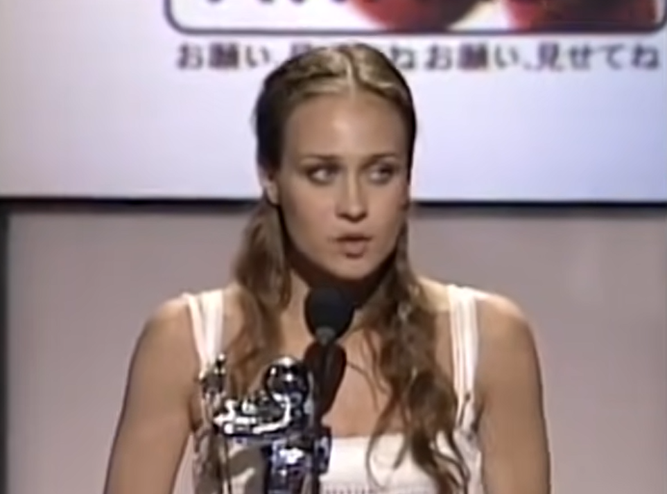 Fiona Apple: 'This world is bullshit', MTV Awards - 1997