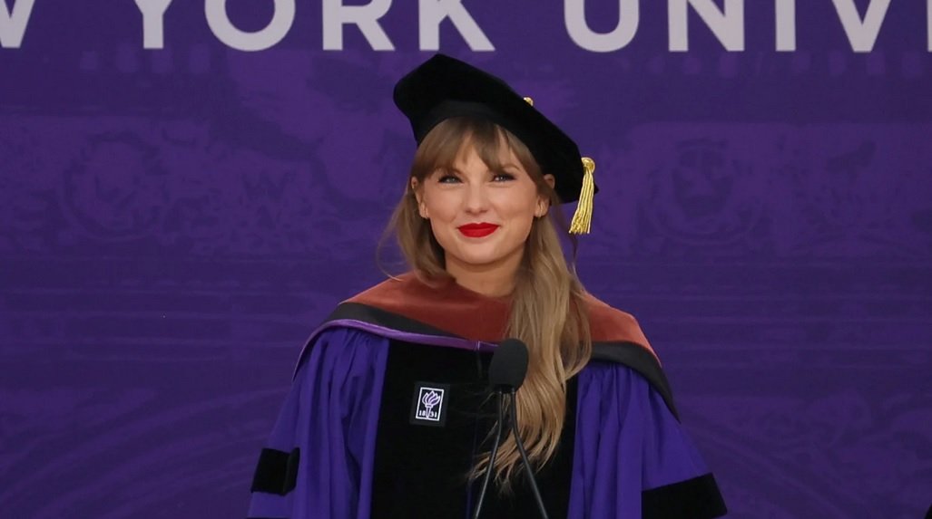 Taylor Swift: 'So let’s just keep dancing like we’re the class of 22', NYU - 2022