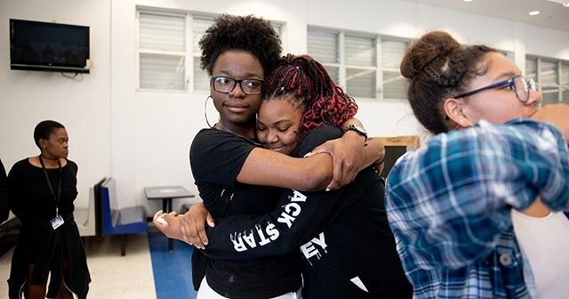 Just thinking of a hug gets us through! Our girls feeling the love at #bloom.⁠
⁠
📸 by @courtneyortiz