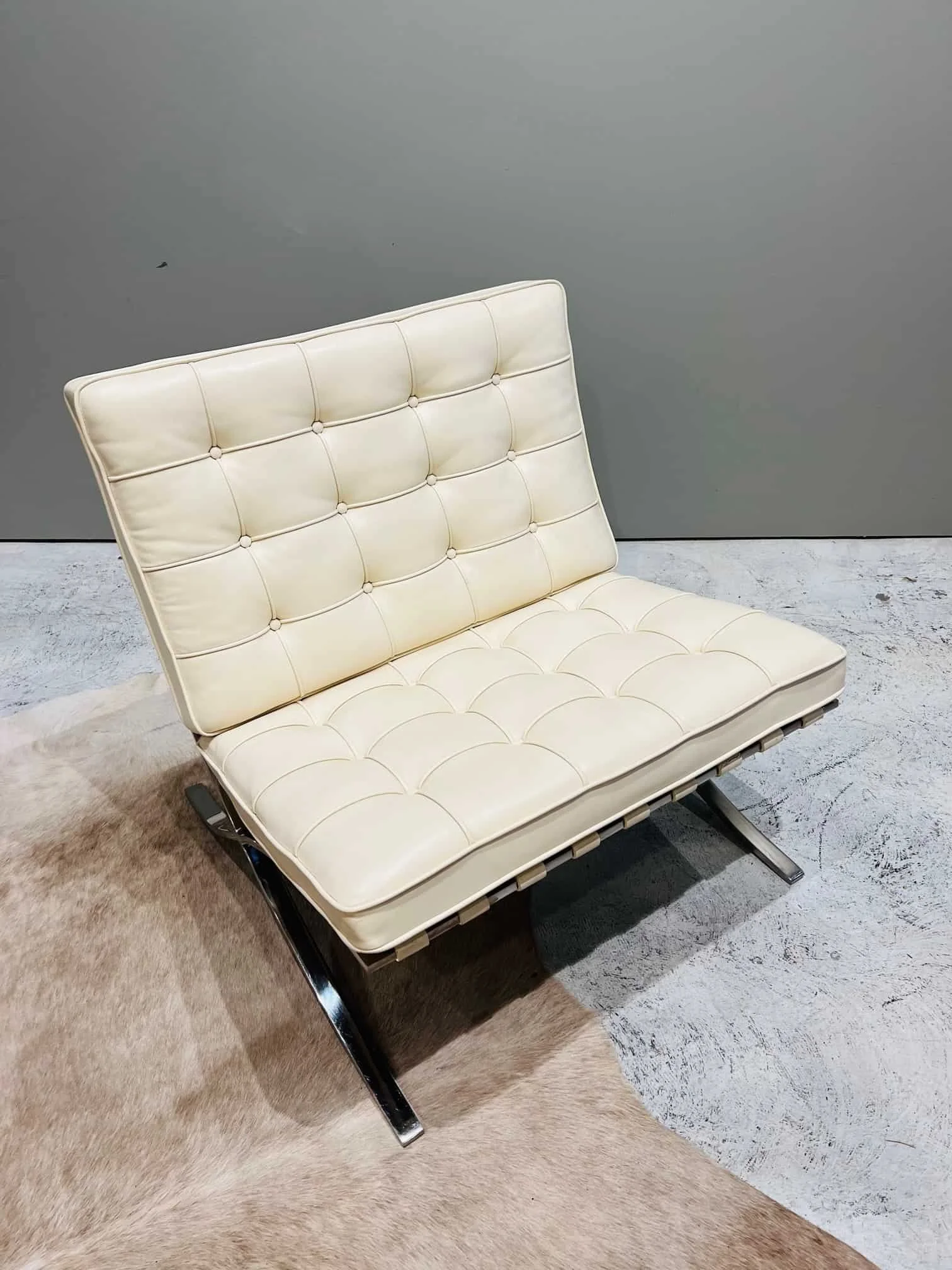 Original Barcelona ChairTHE HISTORY