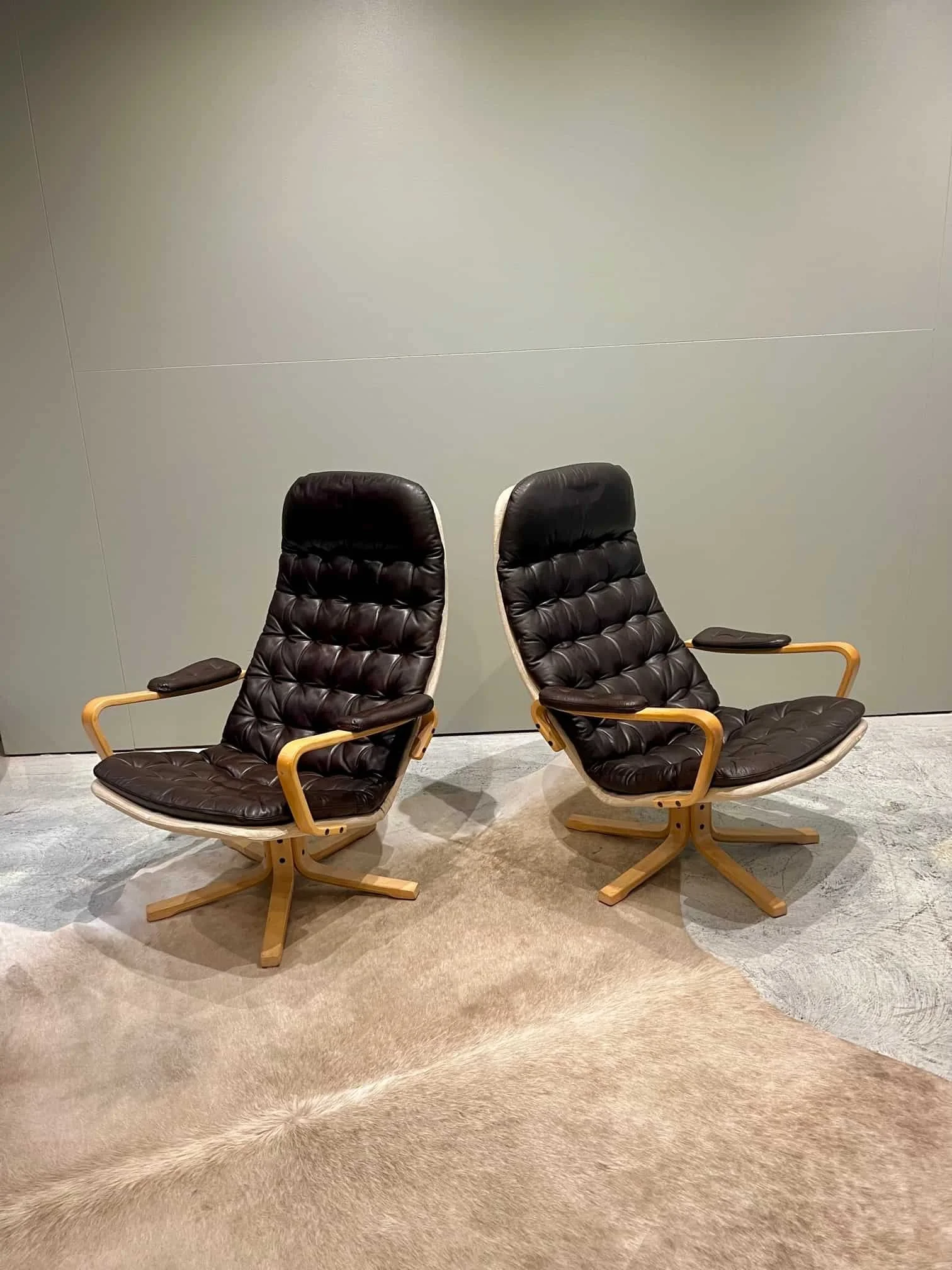 vintage Danish Dux swivel chairsTHE HISTORY