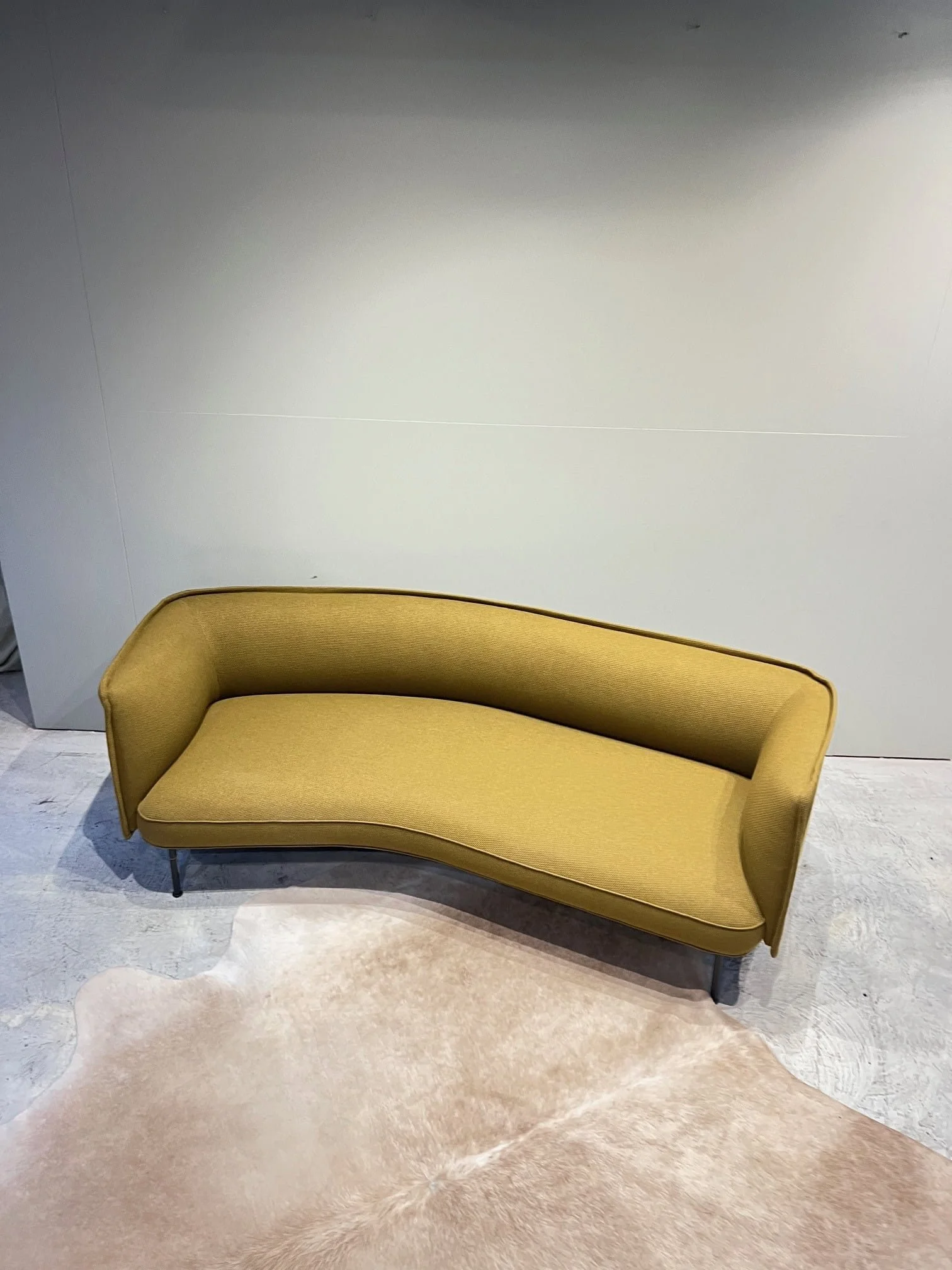 Lilan Sofa wendelbo 2nd hand.jpeg