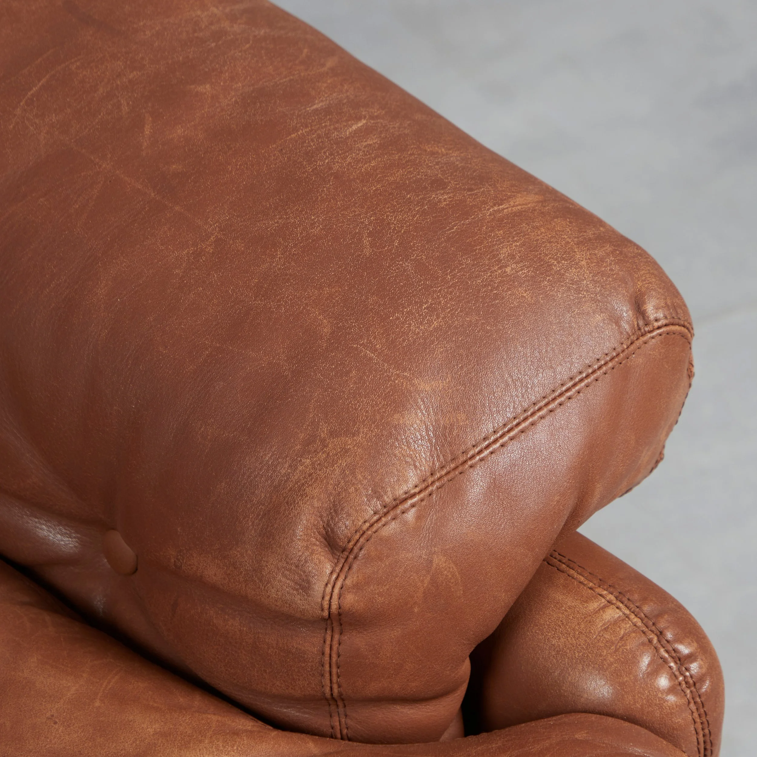 afra-tobia-scarpa-coronado-sofa-cb-italia-brown-leather-melbourne-05.jpg