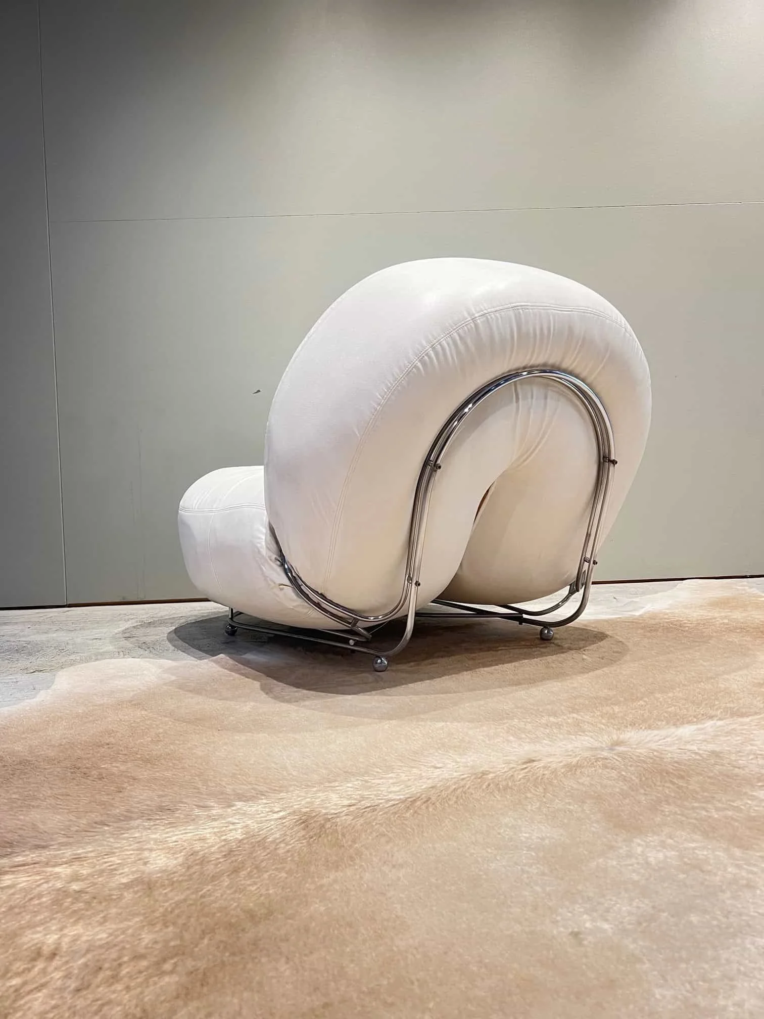 1970s italian chaise lounge.jpg
