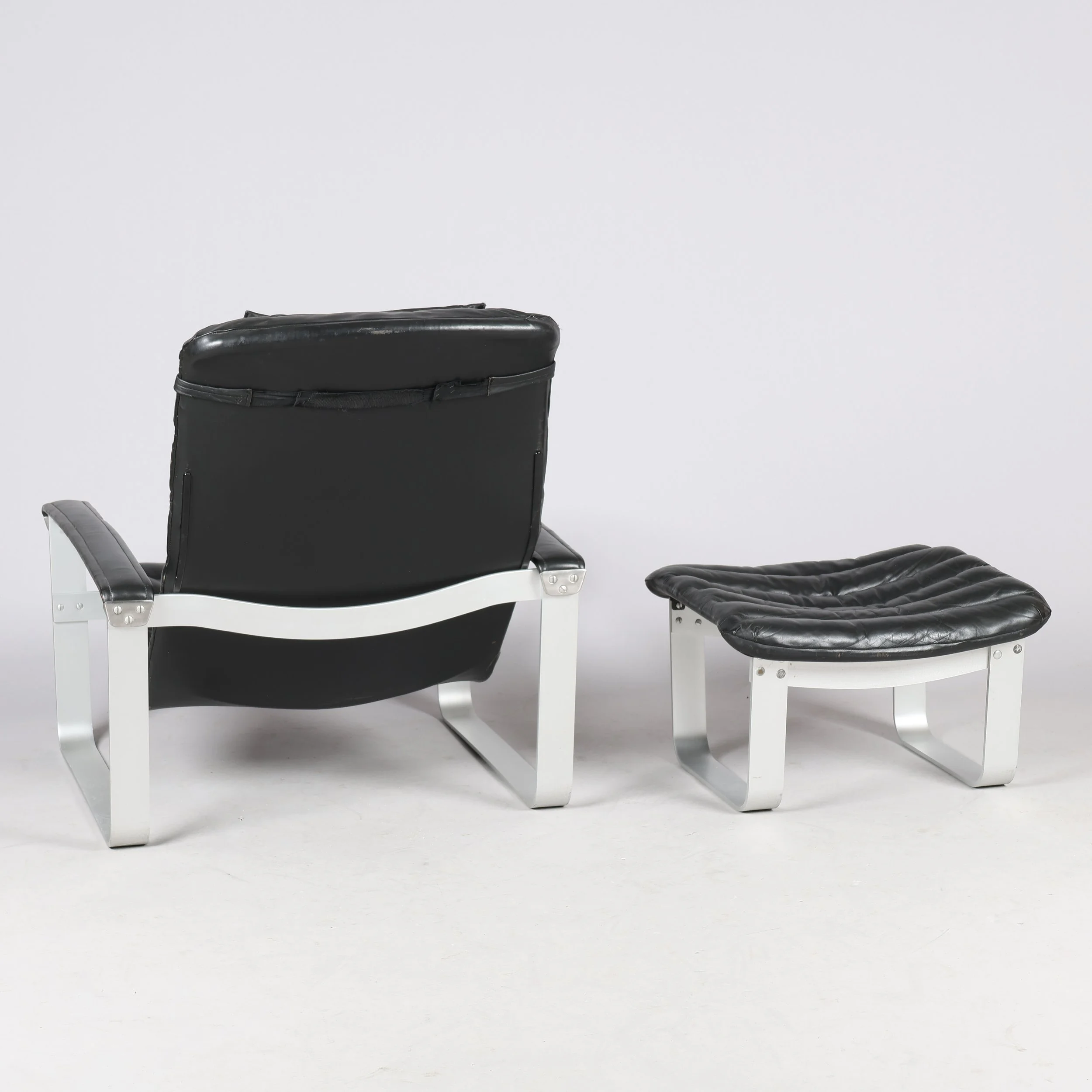 ilmari-lappalainen-pulkka-armchair-stool-asko-finland-melbourne-08.jpg