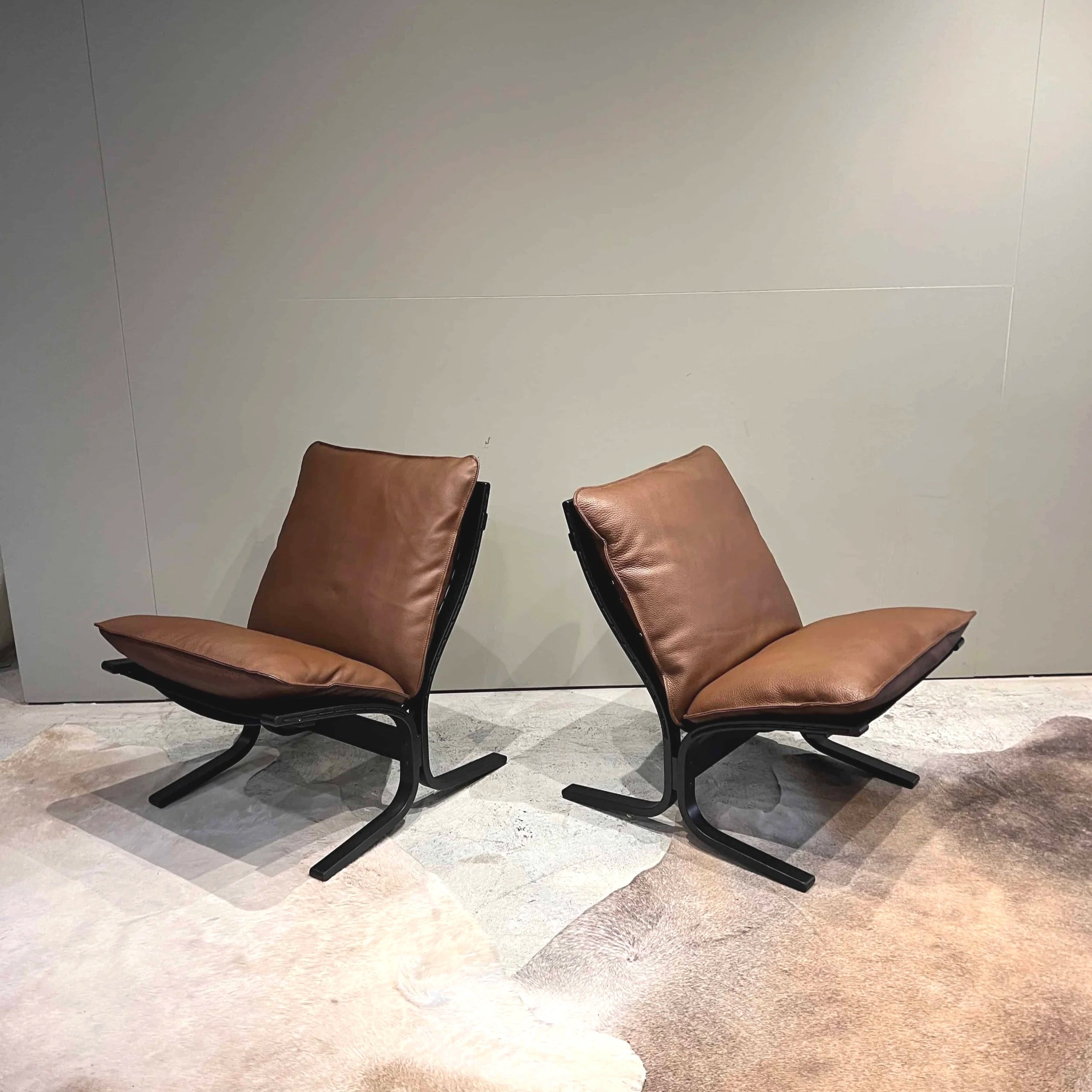 pair-siesta-lowback-chairs-westnofa_1.jpg