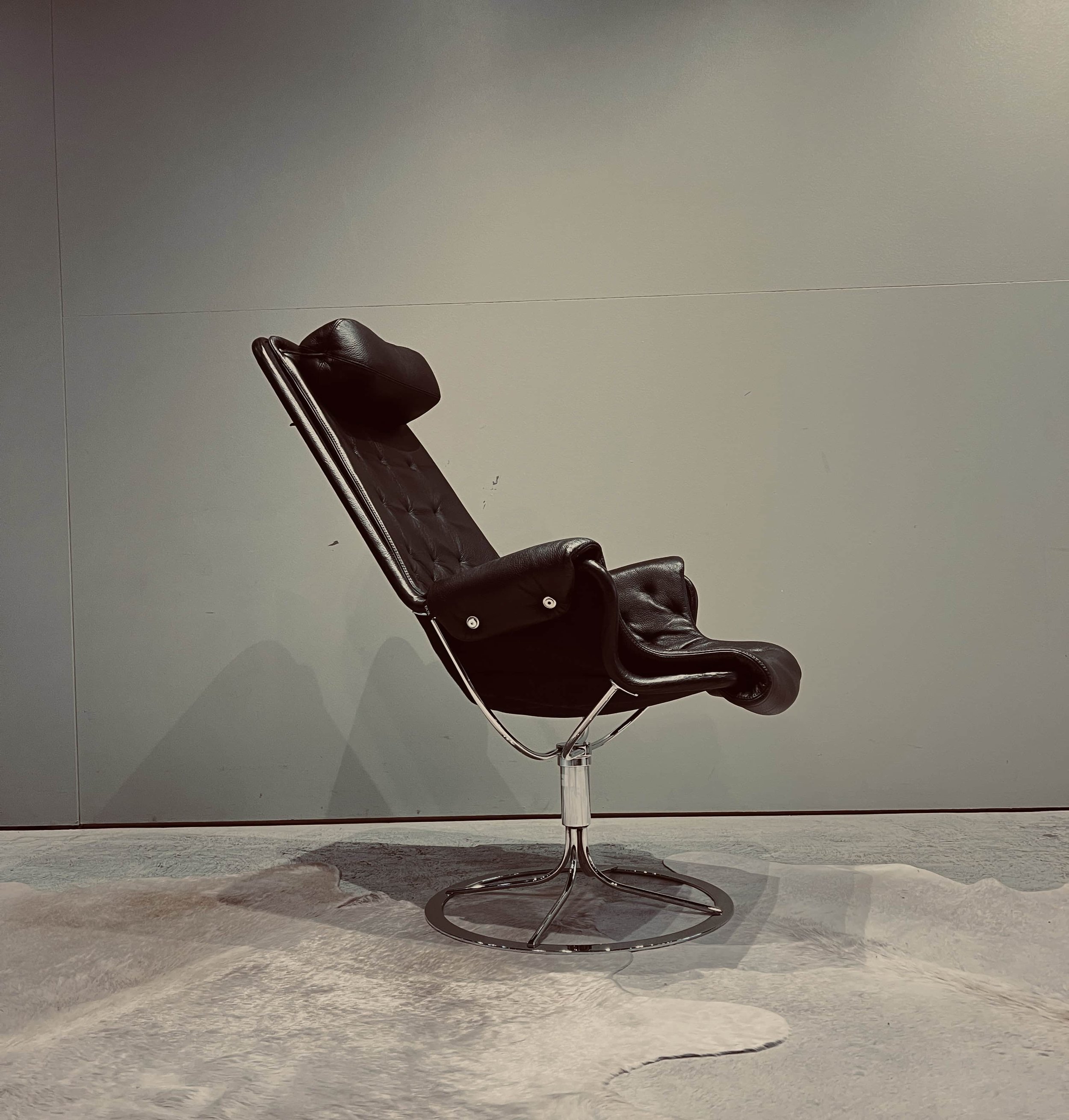 mid-century-modern-leather-swivel-armchair-for-sale-melbourne-07.jpg