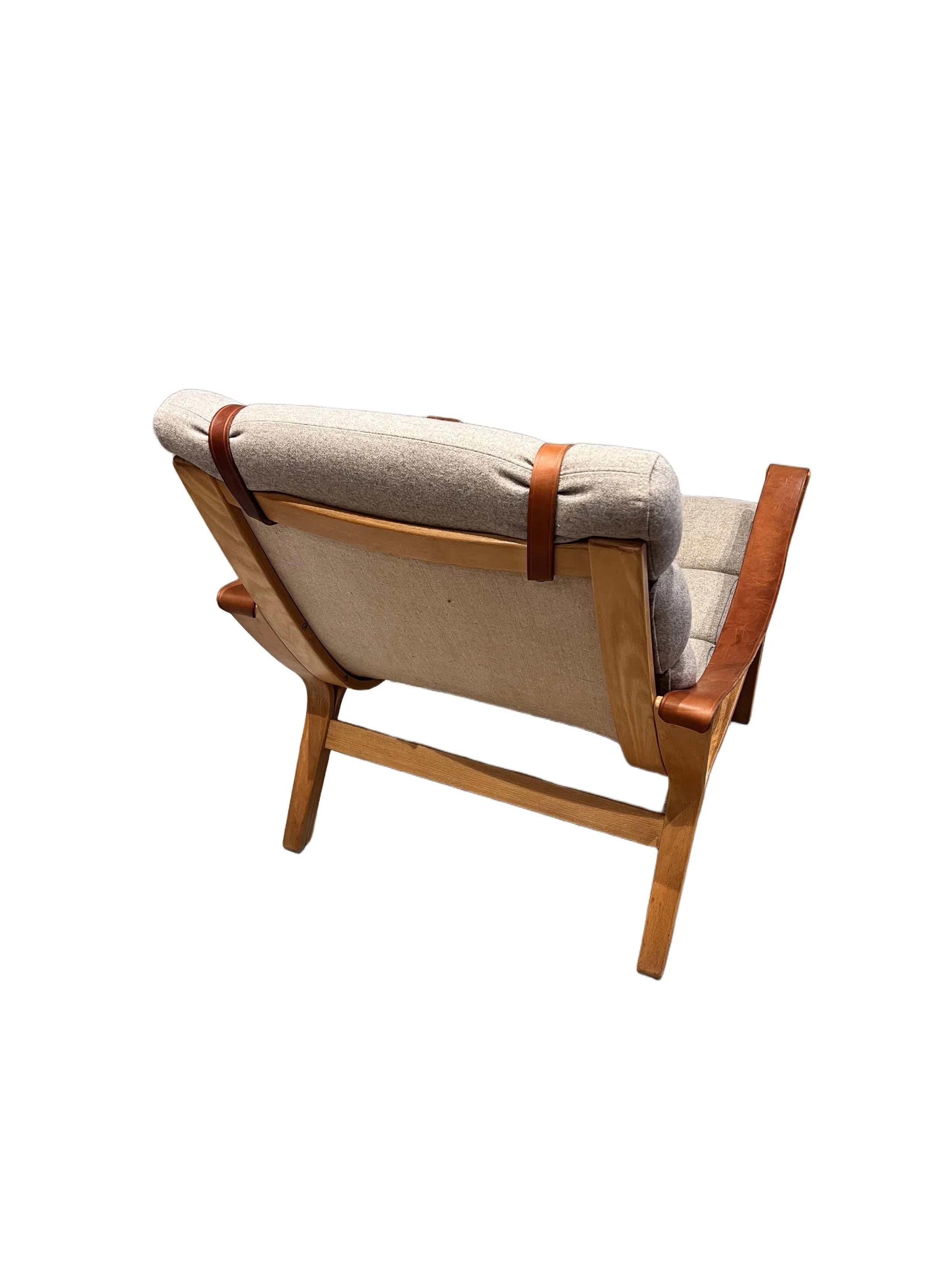 bentwood-lounge-chair-canvas-back.jpg