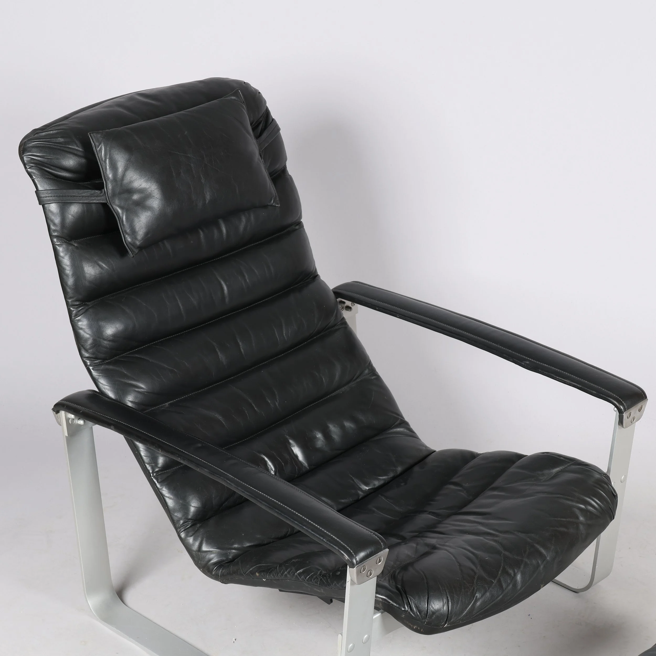 ilmari-lappalainen-pulkka-armchair-stool-asko-finland-melbourne-06.jpg