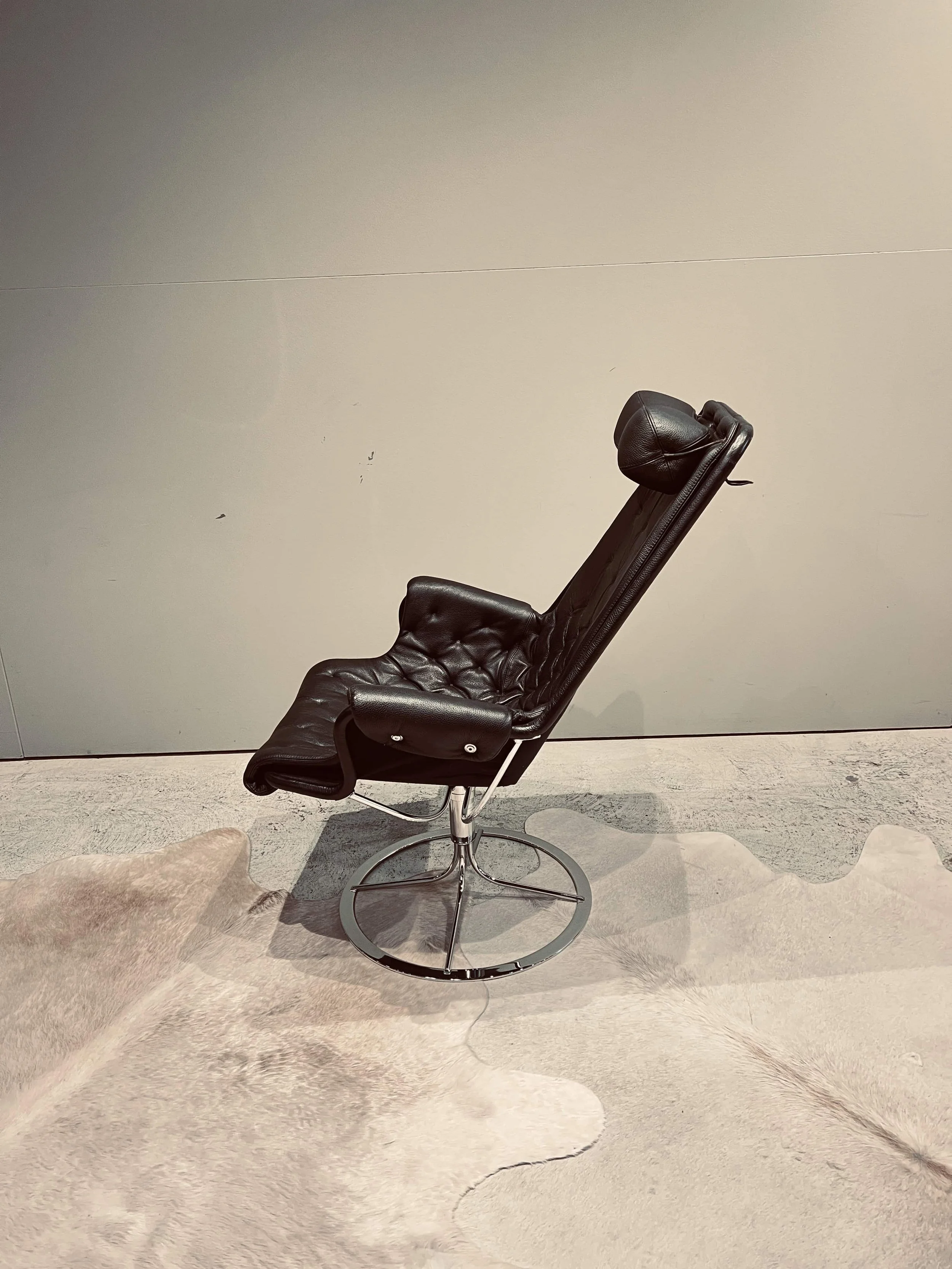 scandinavian-vintage-leather-lounge-chair-chrome-swivel-11.jpg
