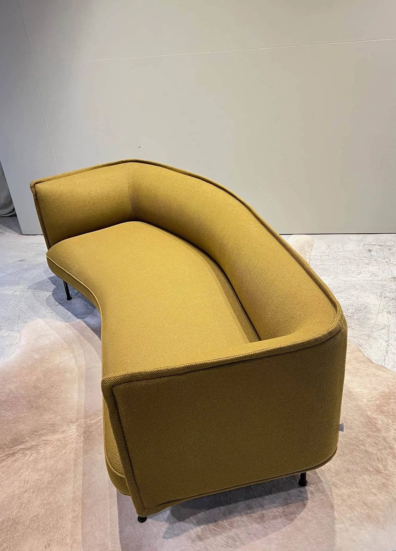 modern italian sofa 2nd hand.jpeg