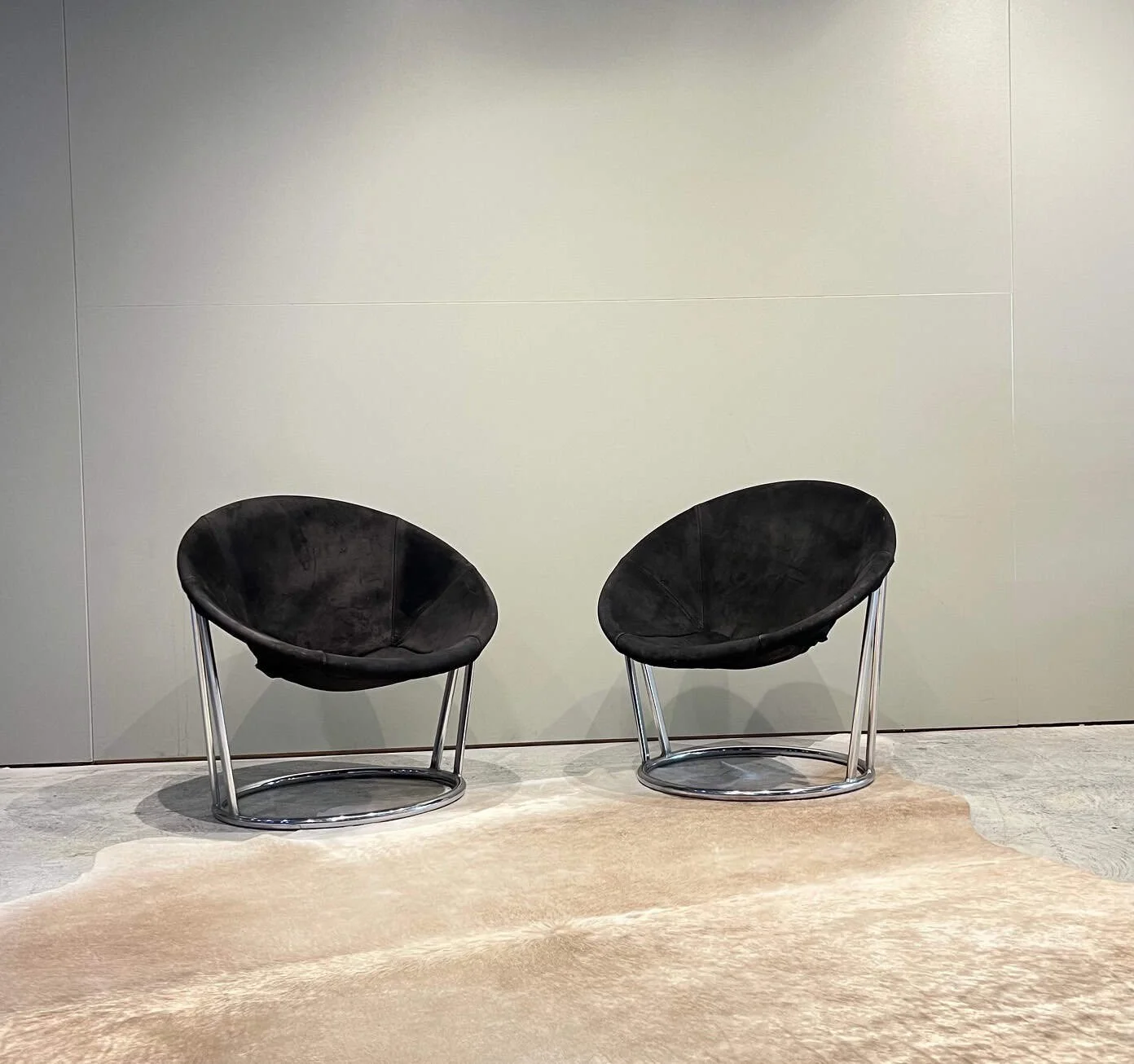 chrome and suede 70s lounge chair.jpg
