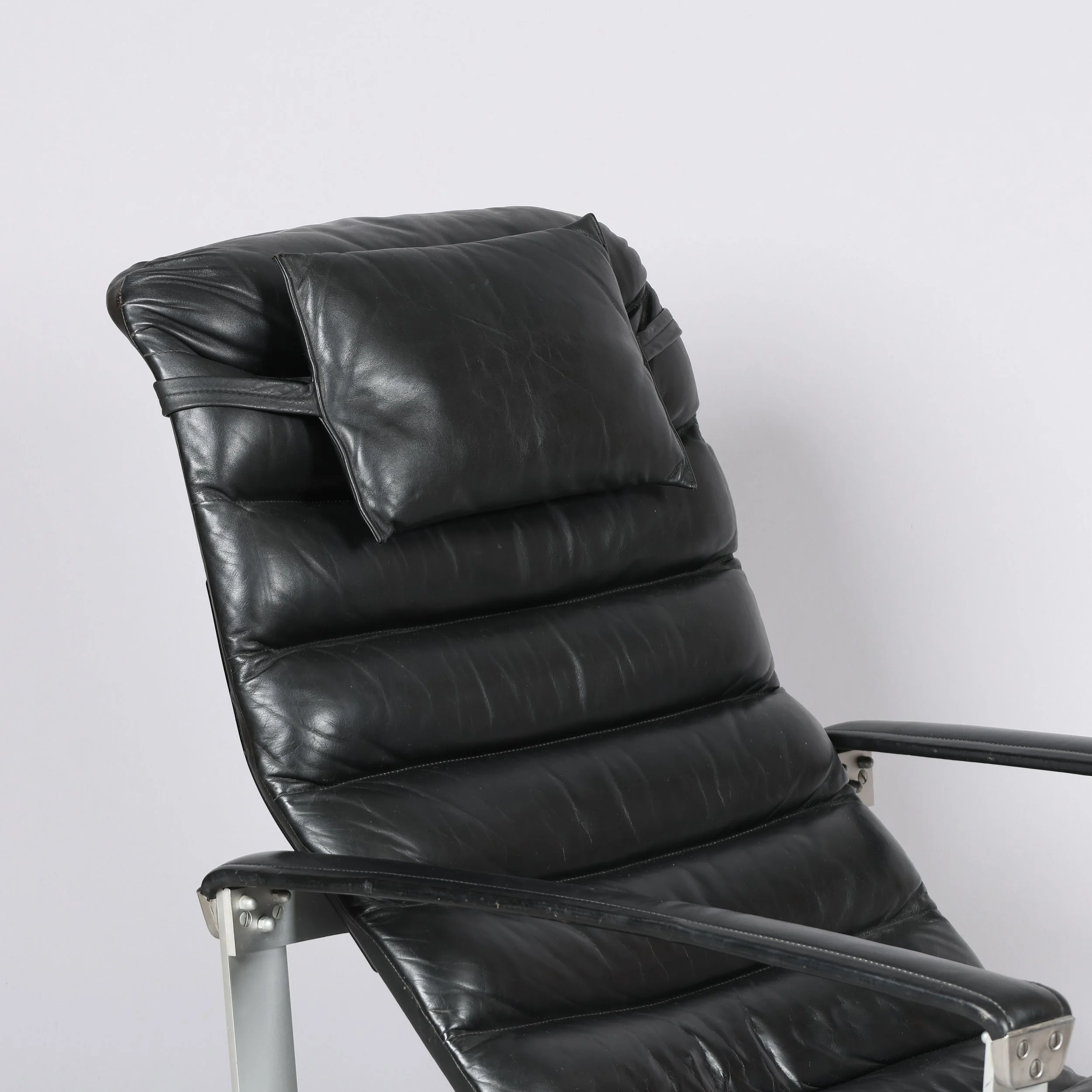 ilmari-lappalainen-pulkka-armchair-stool-asko-finland-melbourne-05.jpg