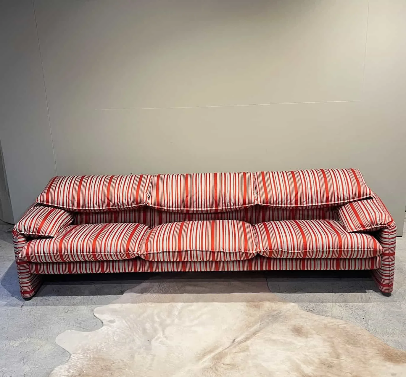 3 seat 2.7m maralunga sofa for sale australia.jpeg