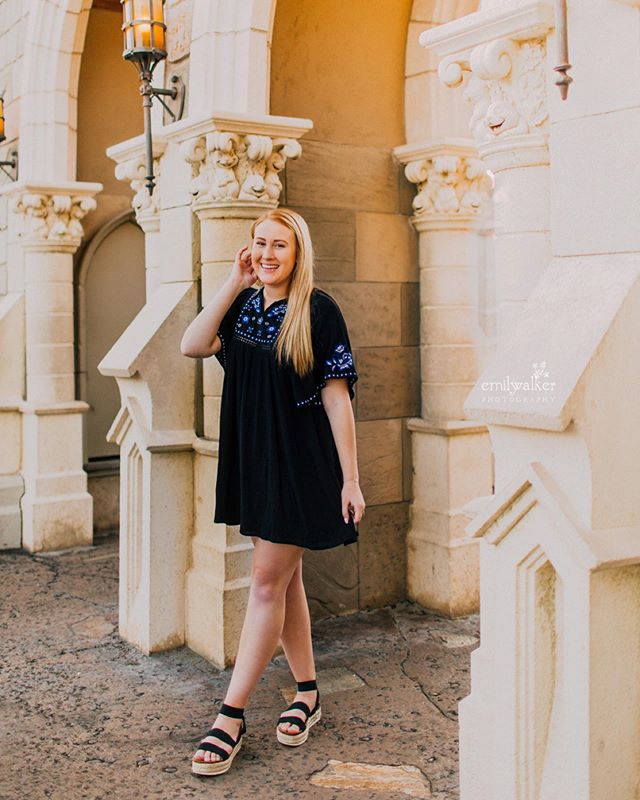 Yesterday with Anna was practically perfect in every way. ✨ The beautiful light, weather, laughter, and good conversations all combined made for a day to remember. I can&rsquo;t wait to share more!! 😍✨
#emilywalkerphotography #classof2020 #seniorpho