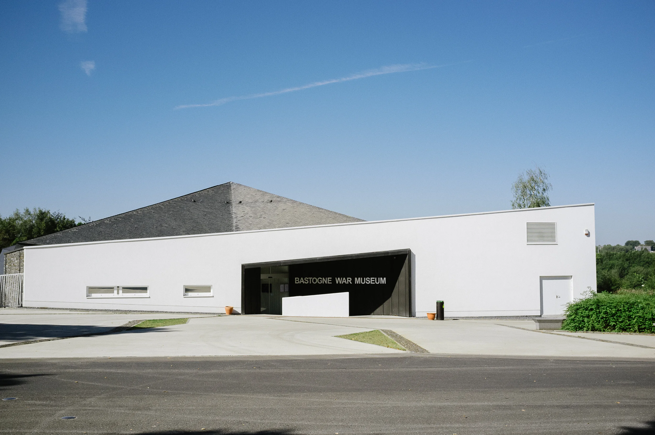 Outside view of the Bastogne War Museum.