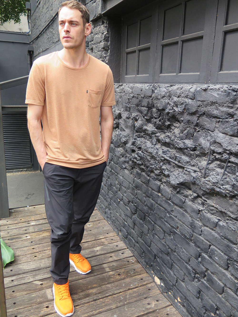 T-shirt CZO APPAREL (sale), calça e tênis NIKELAB
