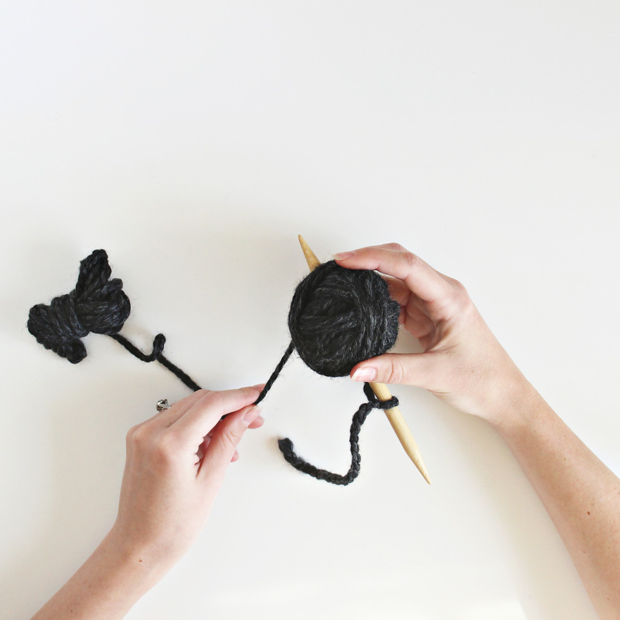 darling be brave - how to wind a center pull ball of yarn tutorial.