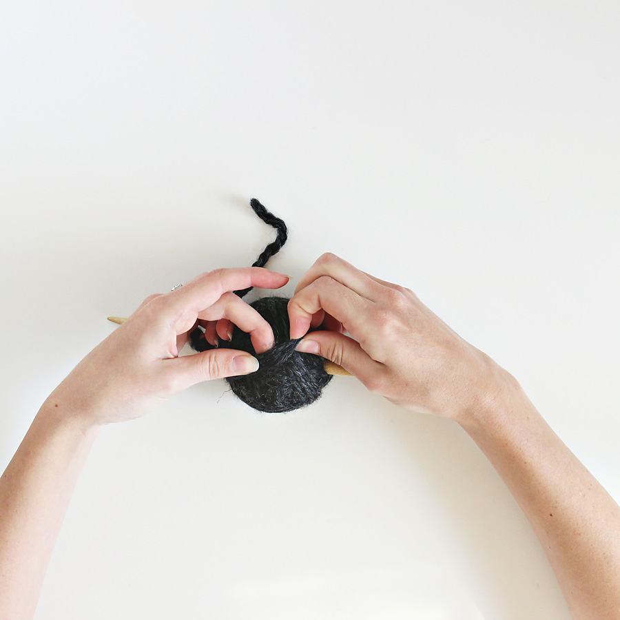 darling be brave - how to wind a center pull ball of yarn.
