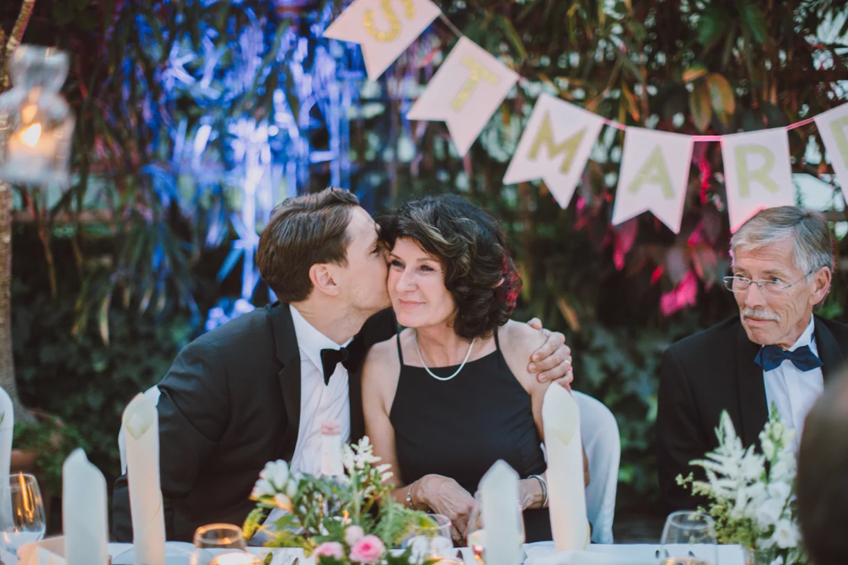 luisa und haiko_alter gärtnerei taufkirchen_hochzeitsfotografie (68).jpg