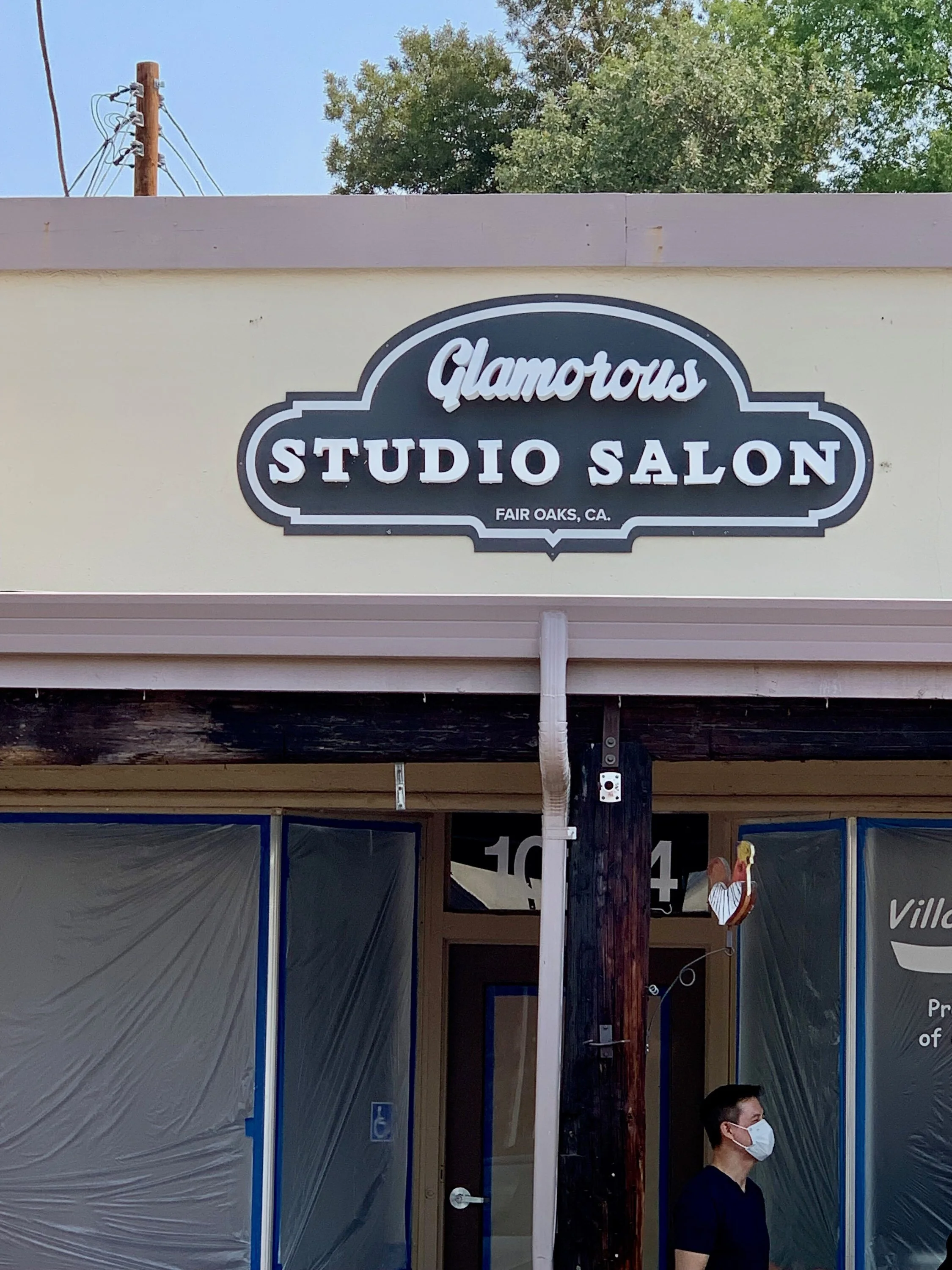 Glamorous Studio Salon 