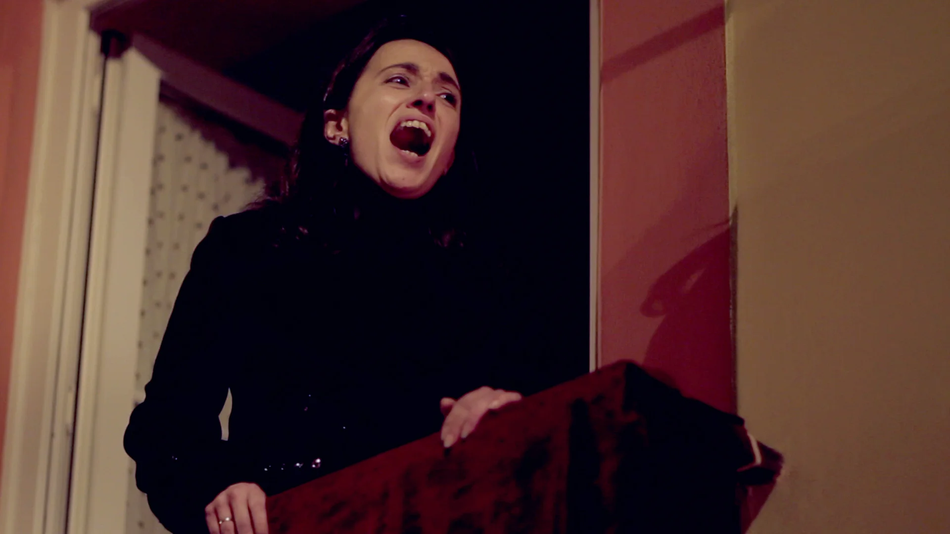 ‘Saetera’ Susana Martinez Sierra sings in the Calle Francos, Seville, 4am Good Friday 2011