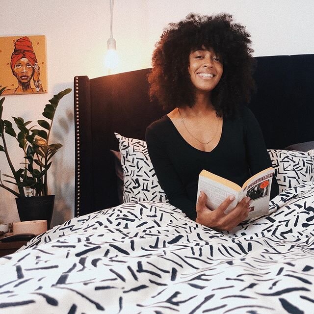 Your girl is cozy, though we are all stuck at the house, I'm grateful for this warm home, the ability to WFH and these extra comfy sheets and I'm not taking a second of that for granted. 
#ad SO let me give you the details. I love #Brooklinen 👉🏽 We