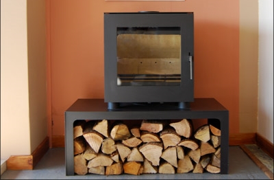 Westfire Uniq 23, 50mm legs, on freestanding log store