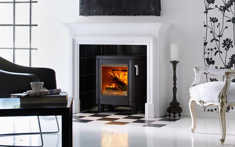 Contura 51L, cast iron, with short legs - ideal for a recessed fireplace.