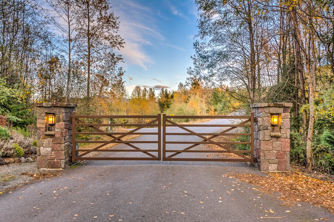 18490 Redstone Way HDR Mt Vernon-432016-SMALL.jpg