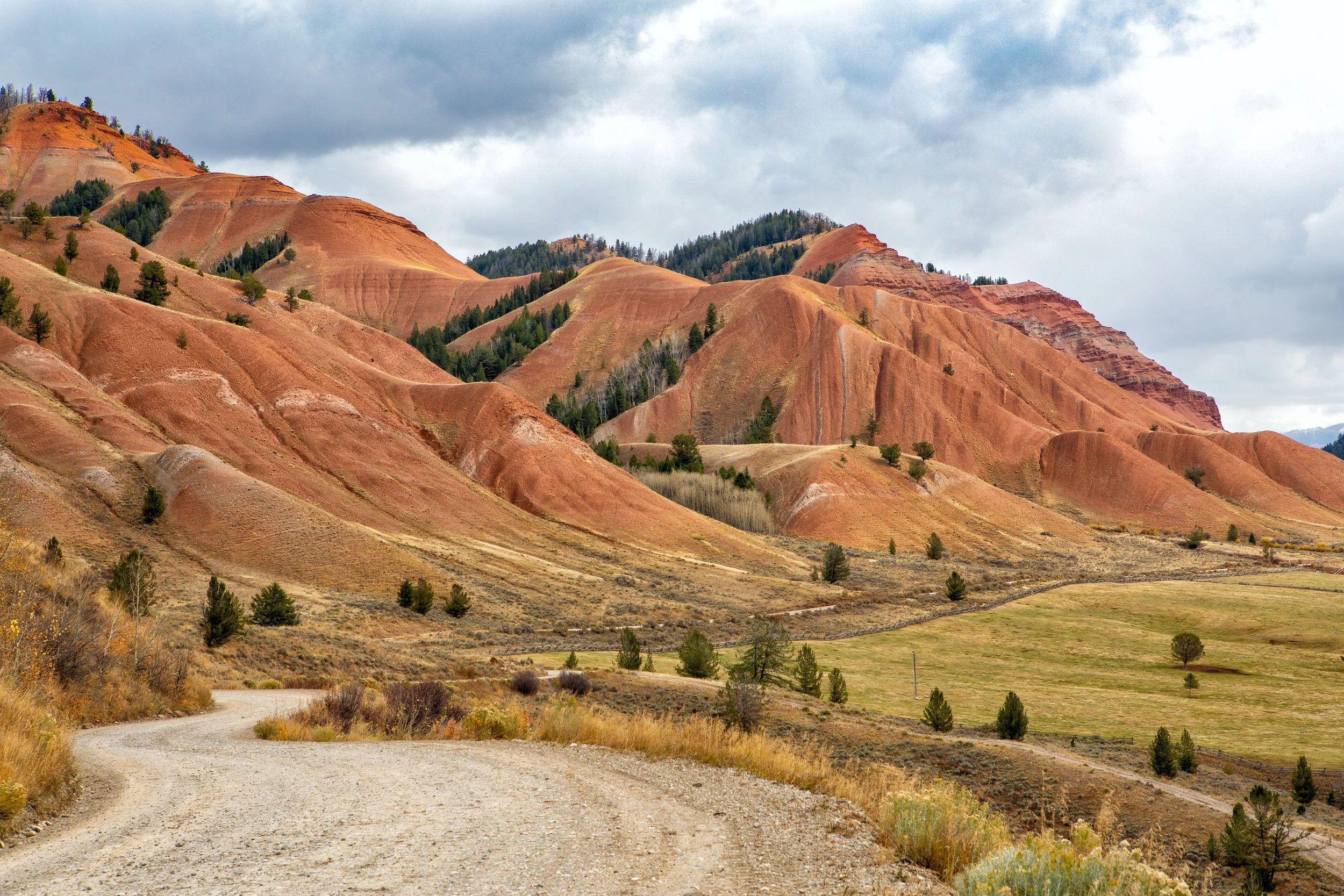 The red hills of Lower Slide Lake